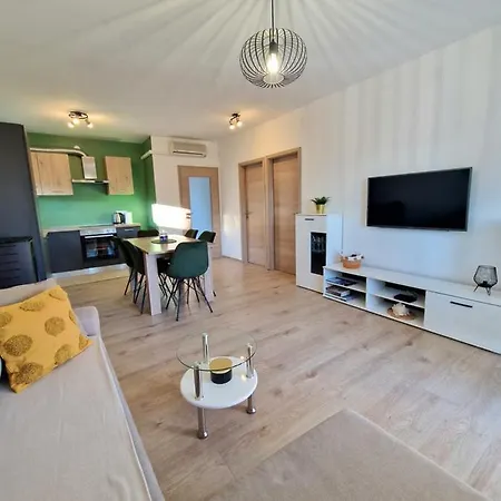 Tomic * Novi Vinodolski